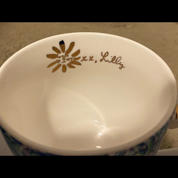 Beautiful designed ceramic set of Lilly Cups - Picture 3 of 7